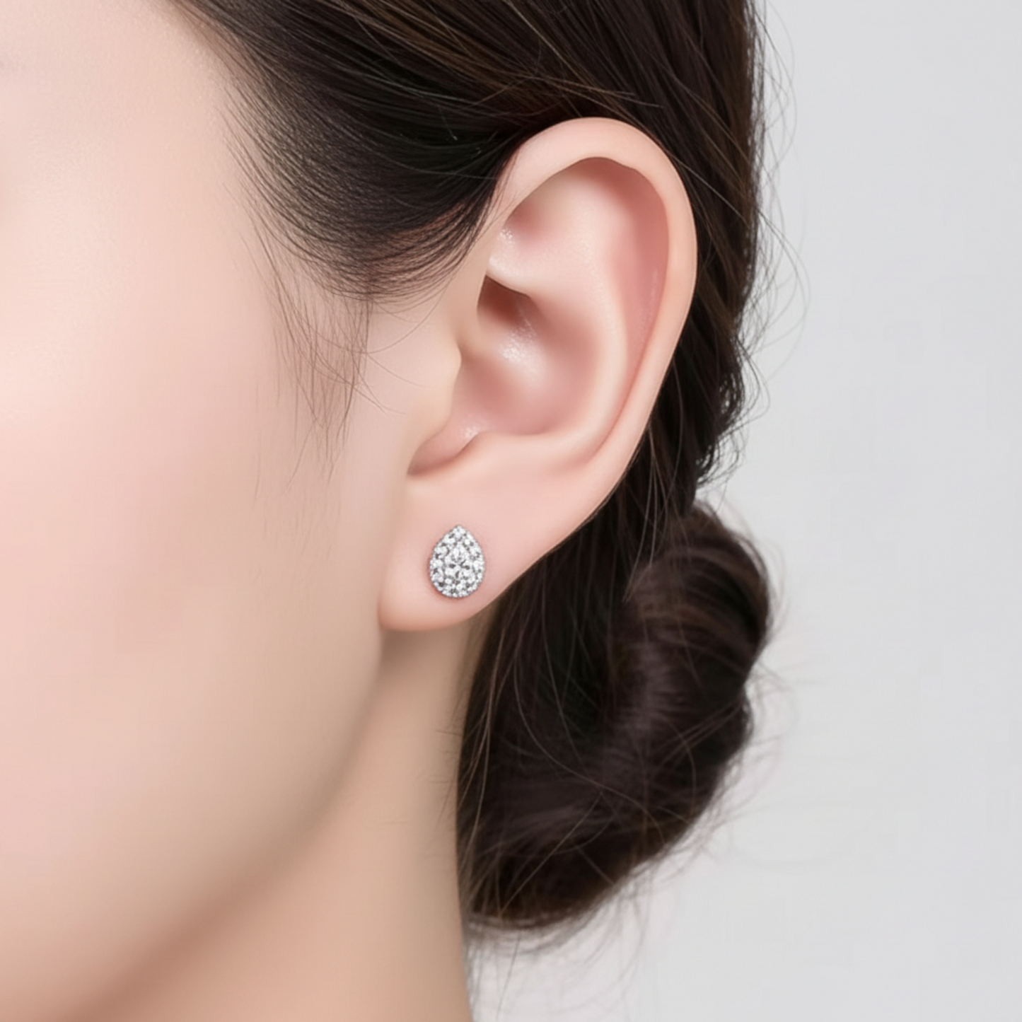 Pt950 Minimal Water Drop Stud Earrings