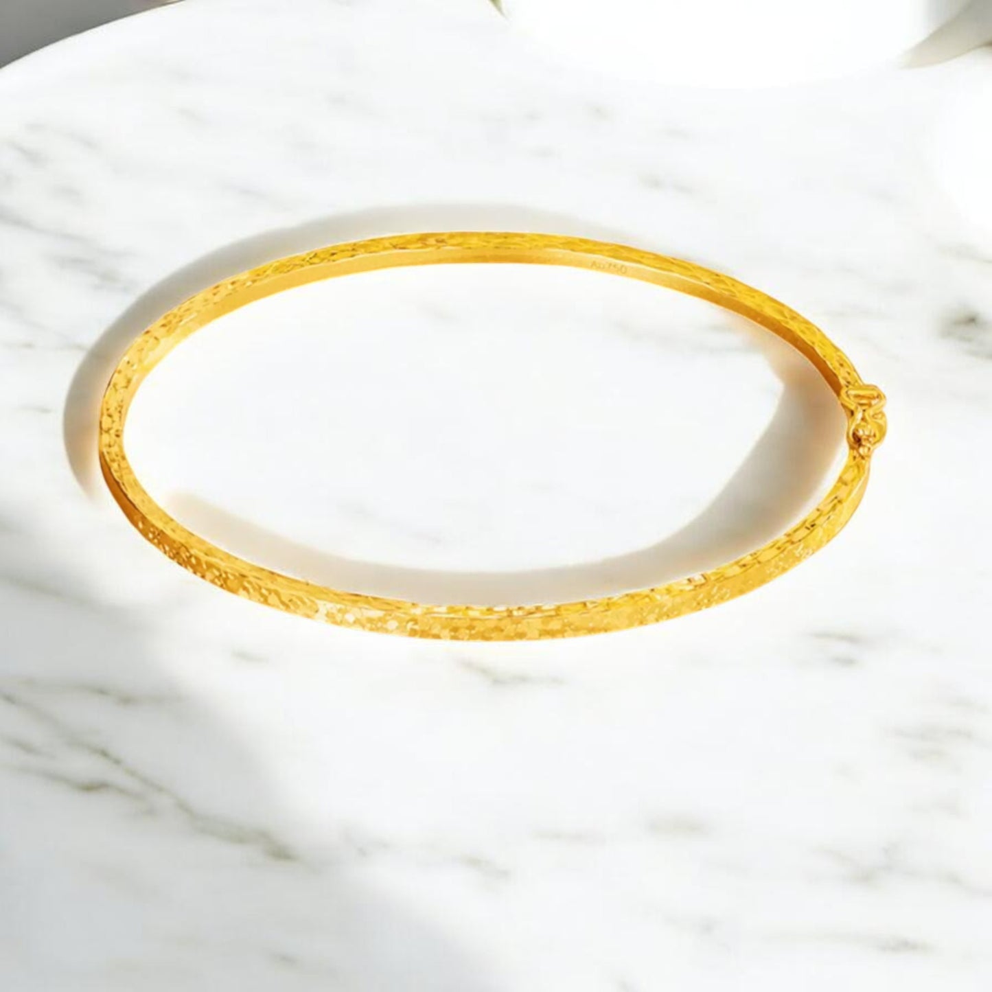 18K Gold Sparkling Bangle Bracelet