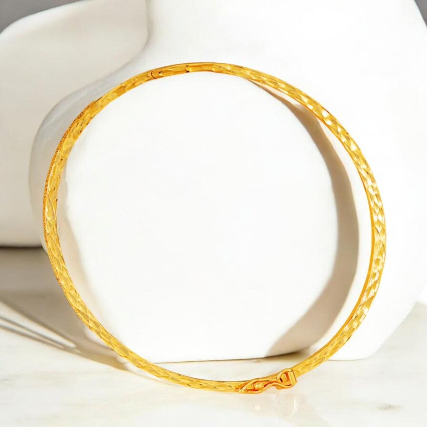 18K Gold Sparkling Bangle Bracelet
