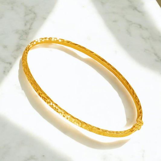 18K Gold Sparkling Bangle Bracelet