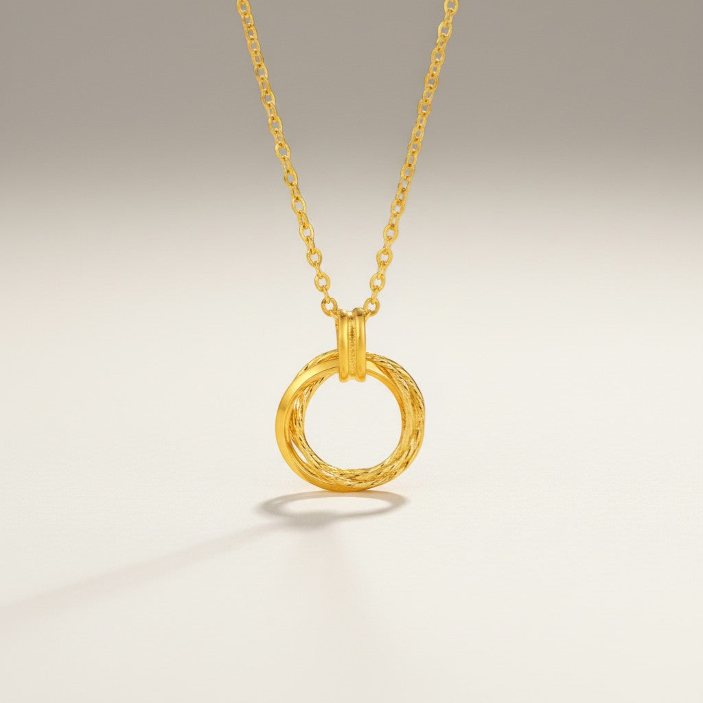 18K Gold Möbius Strip Round Pendant Necklace