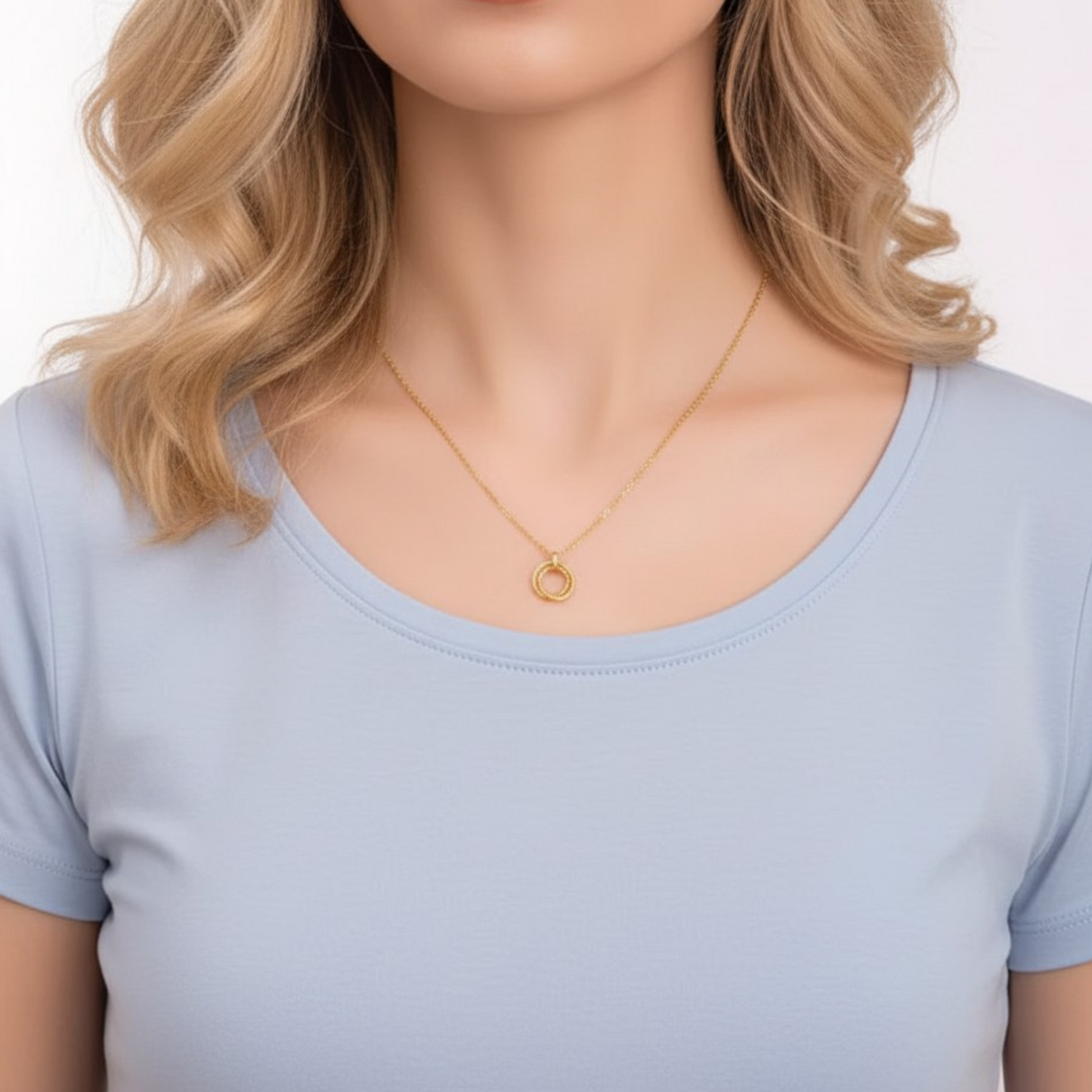 18K Gold Möbius Strip Round Pendant Necklace