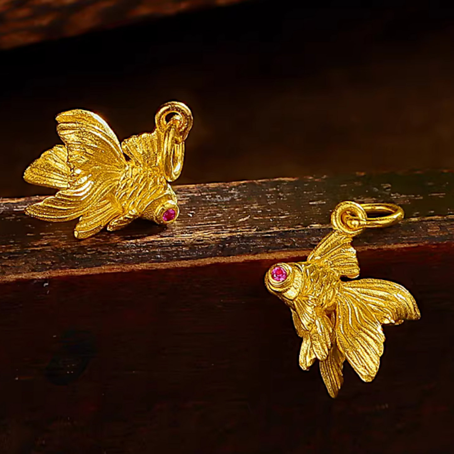 24K 999 Pure Gold Hand Engraved Goldfish Fish Pendant Charm