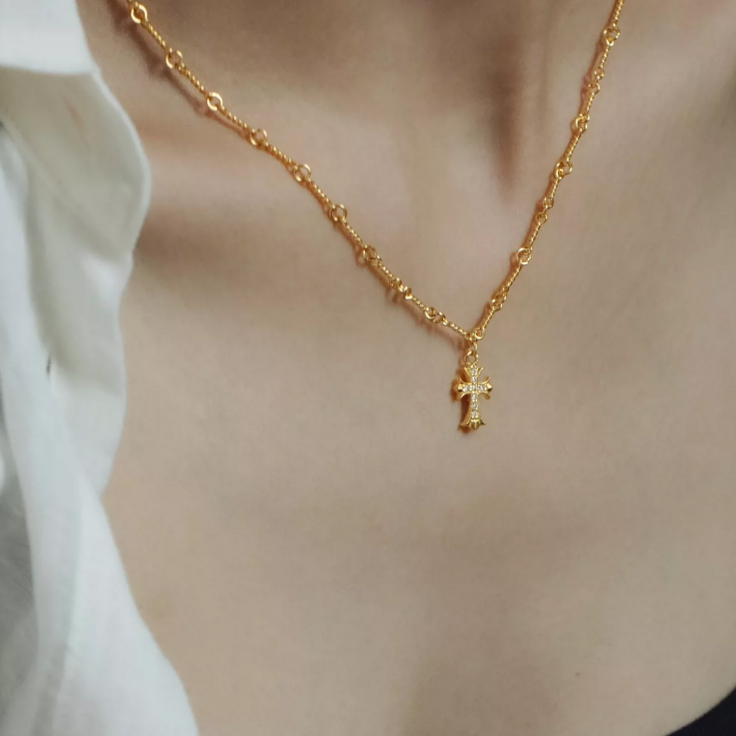 24K Fine 999 Gold Minimal Twisted Chain Cross Horse Pendant Necklace