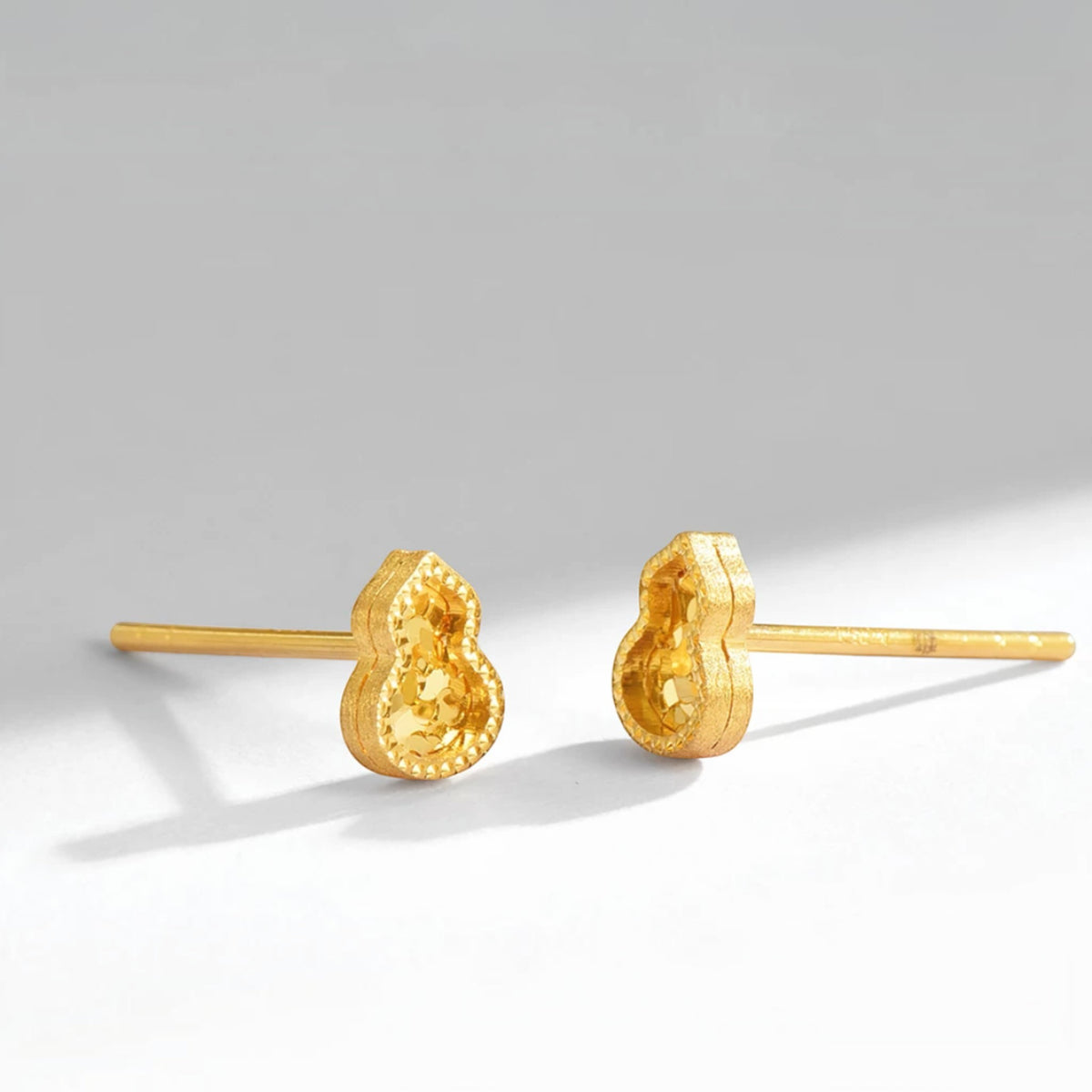 18K Fine Gold Shimmer Gourd Stud Earrings