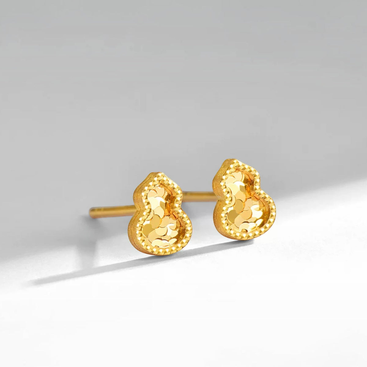 18K Fine Gold Shimmer Gourd Stud Earrings