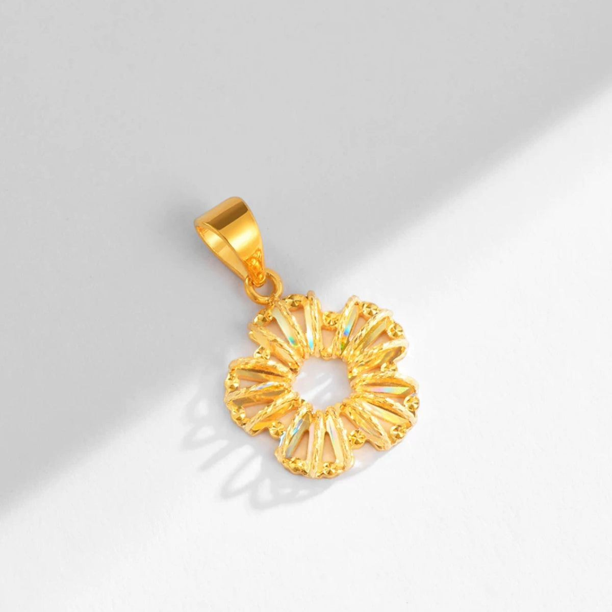18K Gold Shimmer Flower Pendant