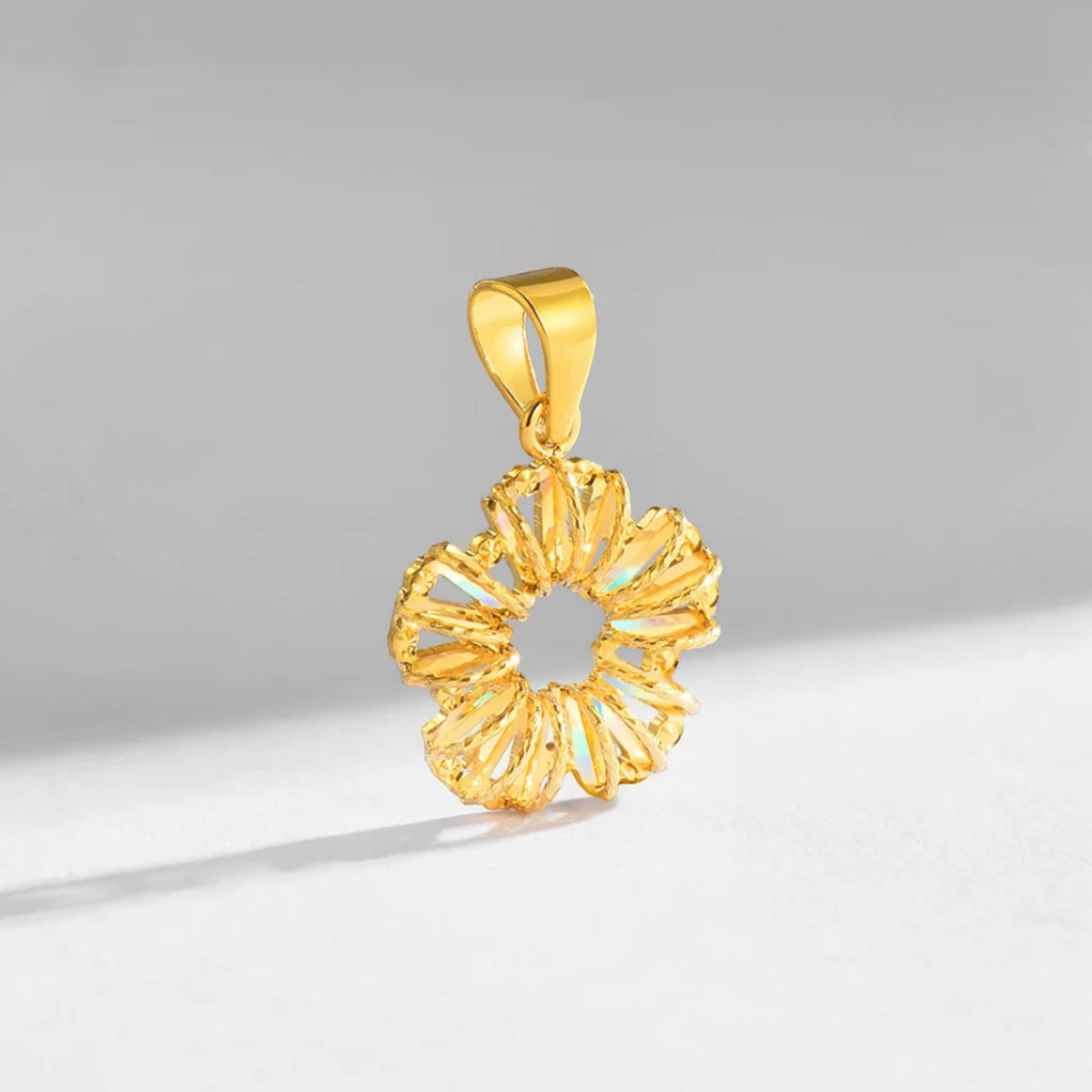 18K Gold Shimmer Flower Pendant