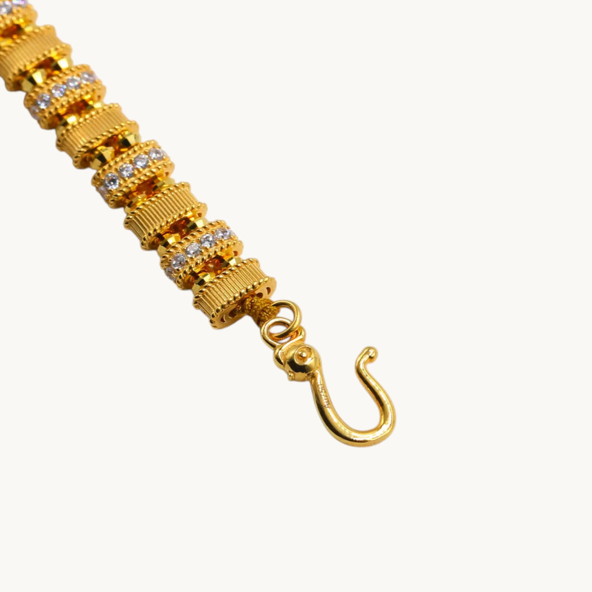 18k Fine Gold Wide Classic Zircon Detail Charm Bracelet