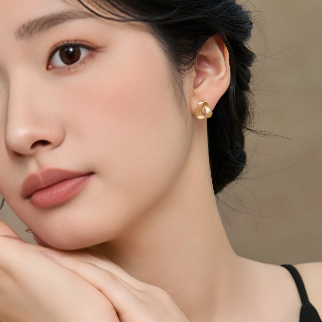 18K Pure Gold Luxury Minimalist style Twist Stud Earrings - Gypsophila Co.