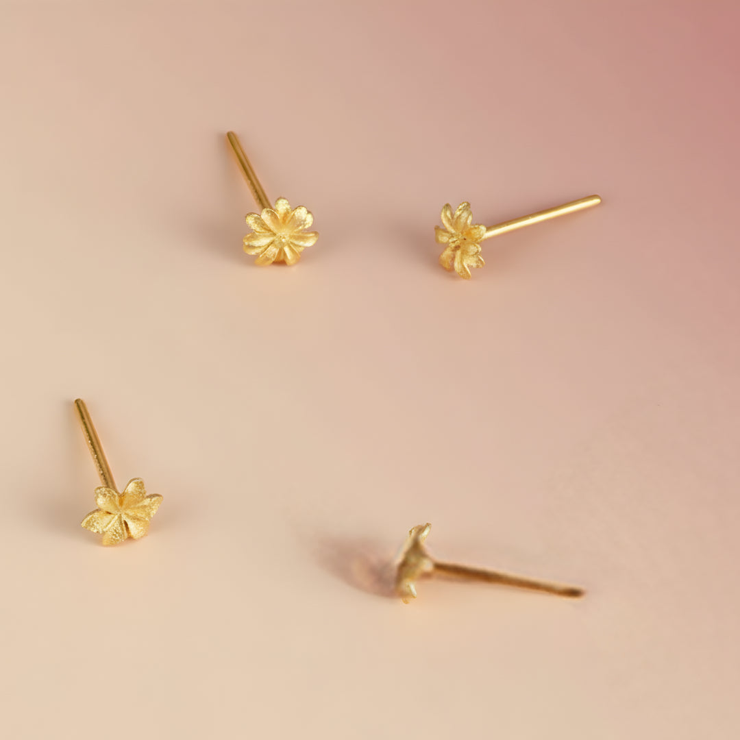 24K Solid 999 Gold Hand-Carved Craft Daisy Flower or Lily Flower Stud Earrings