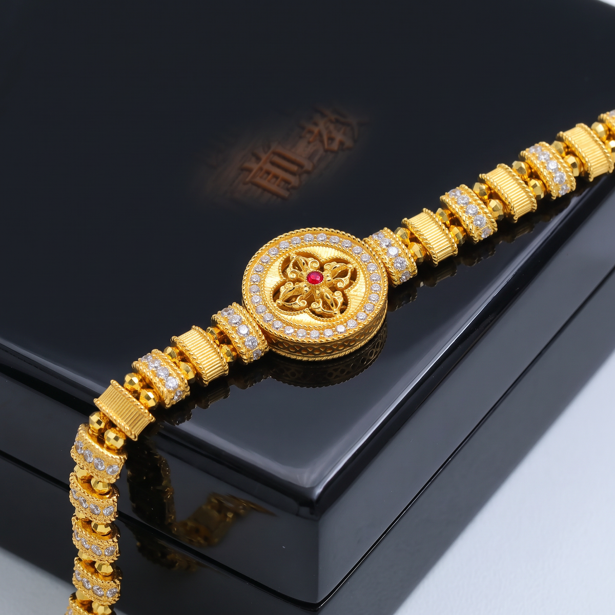18k Fine Gold Wide Classic Zircon Detail Charm Bracelet