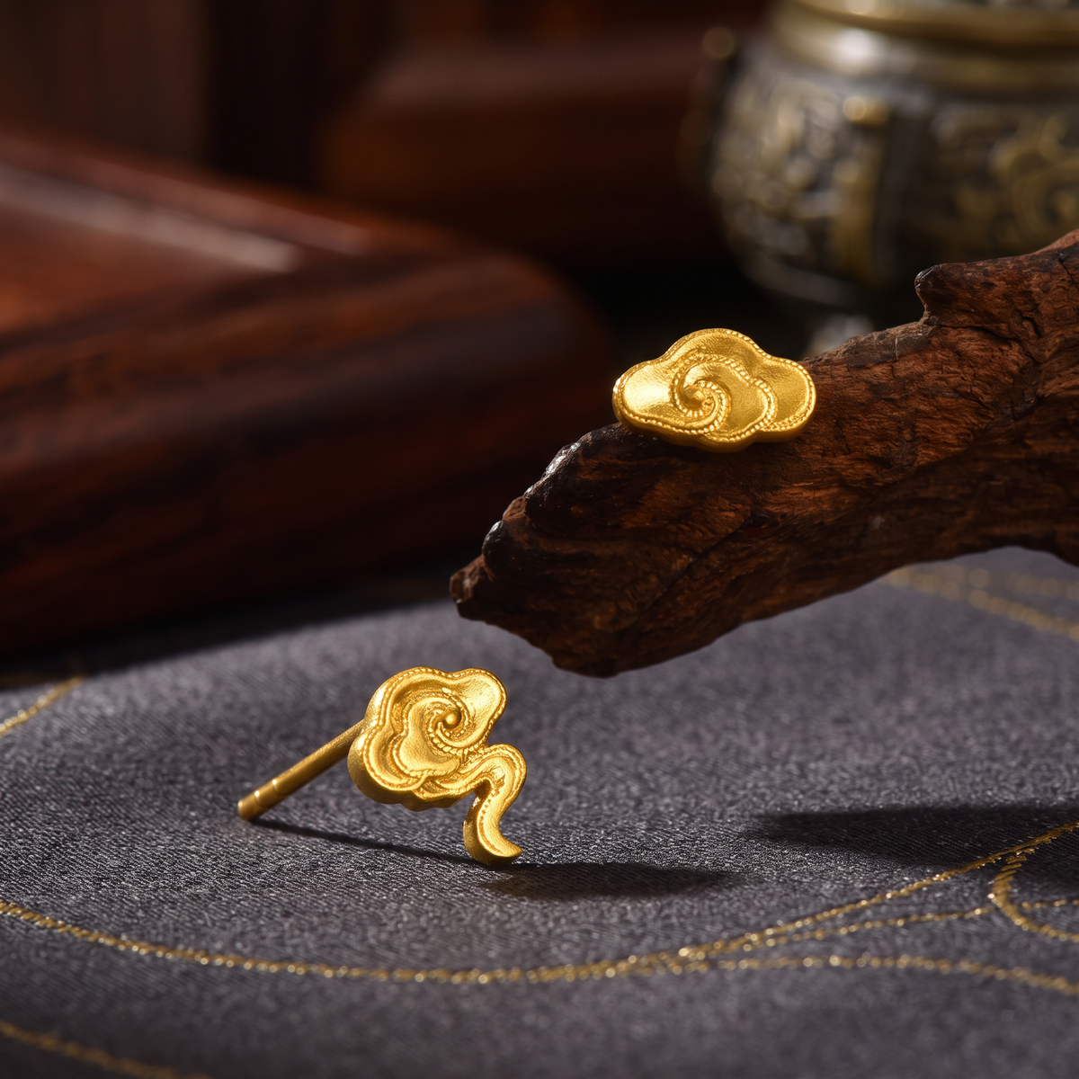 24k Fine Gold Lucky Ruyi Cloud Stud Earrings