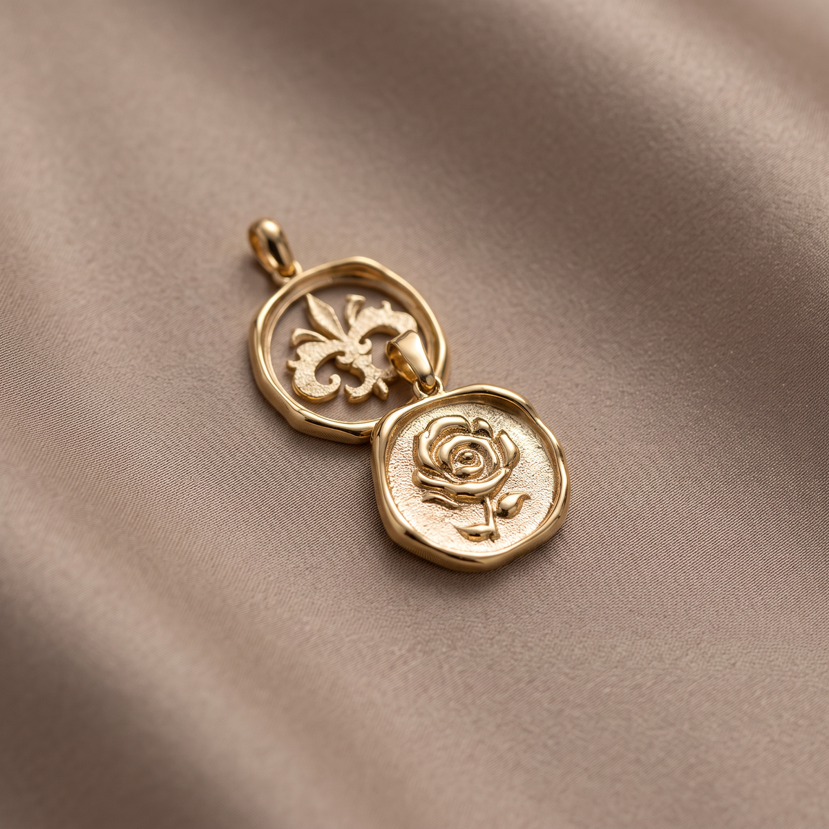 18K Gold Wax Seal Stamp Style Rose Flower or Fleur-de-Lis Pendant Romantic Gift