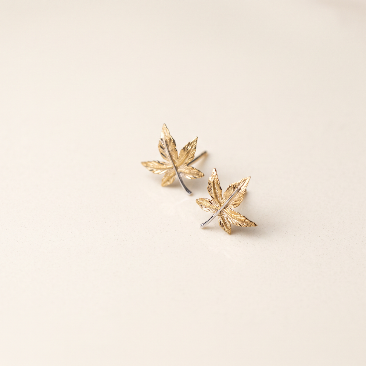 18K Gold Maple Leaf Autumn Elegant Stud Earrings Sparkling Sanblasted Finish Gift