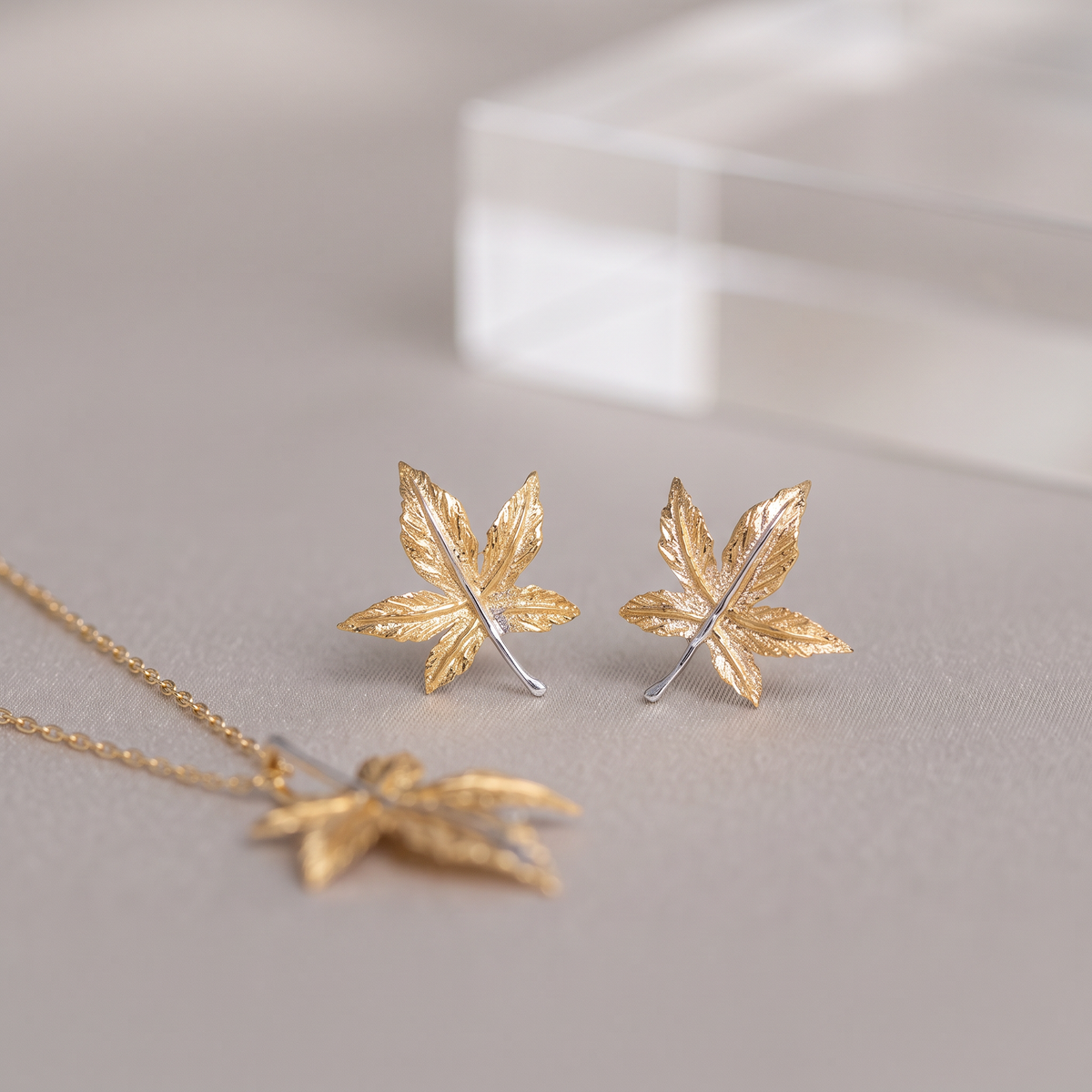 18K Gold Maple Leaf Autumn Elegant Stud Earrings Sparkling Sanblasted Finish Gift