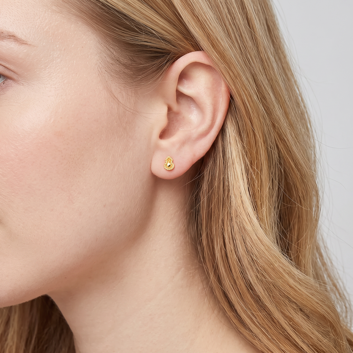 18K Fine Gold Shimmer Gourd Stud Earrings