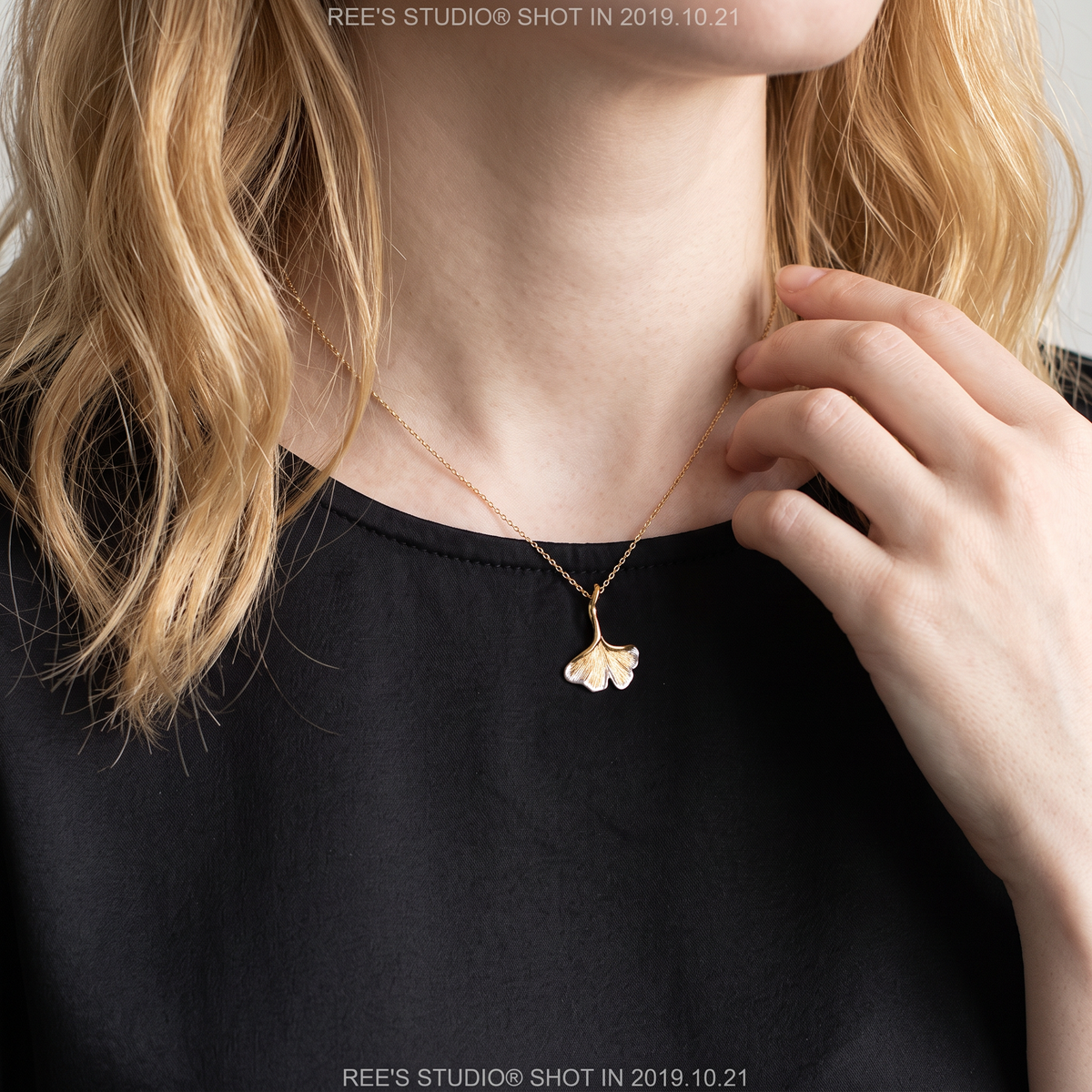 18K Gold White Gold Two-Tone Ginkgo Leaf Pendant Diamond Unique Design for Holiday Christmas