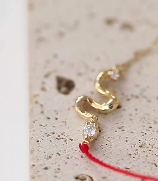 18K Gold Diamond Snake Simple Elegant Red Braided Bracelet