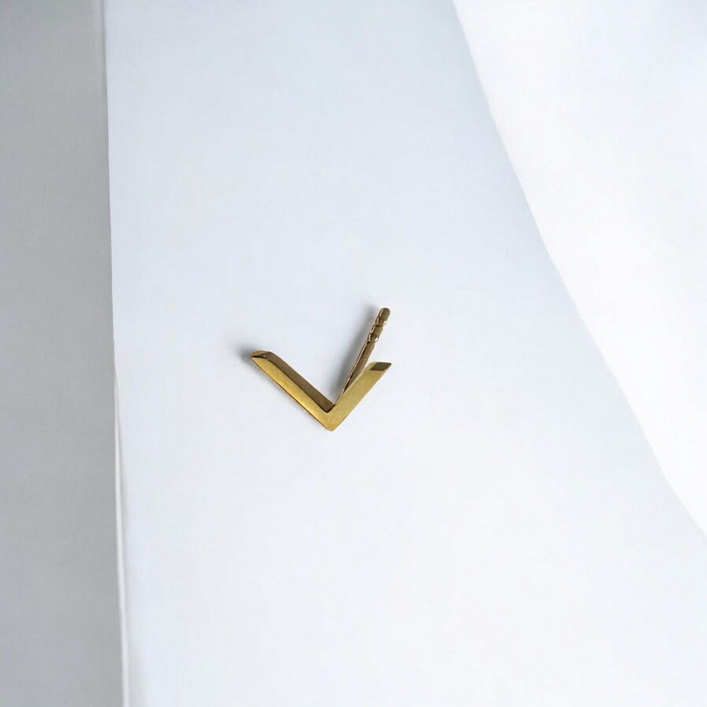 14K Pure Gold Minimal Style V Shape Stud Earrings
